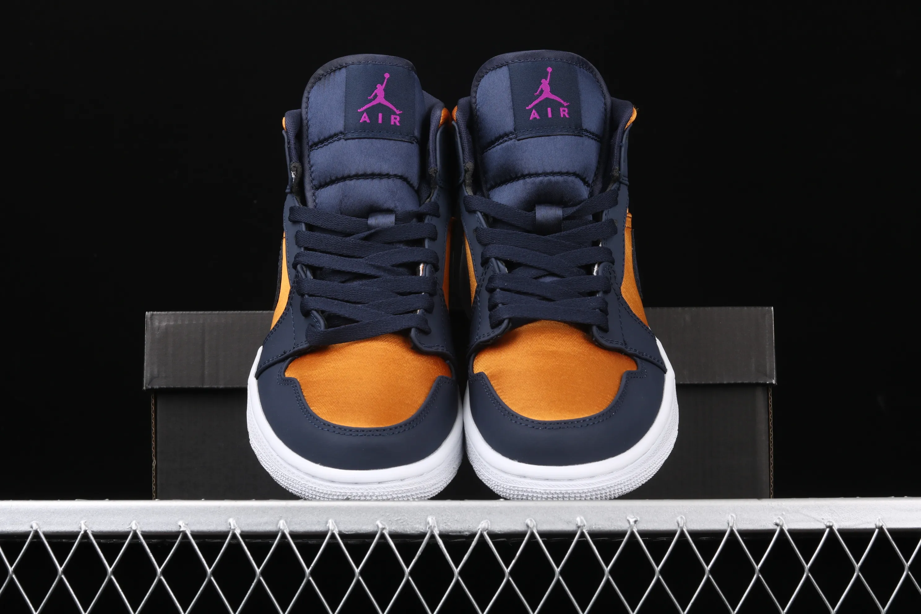 All categories Air Jordan Jordan series basketball shoes Air Jordan 1 Mid Air Jordan 1 Mid AJ1 Joe 1 blue gold silk basketball shoes 852542-401